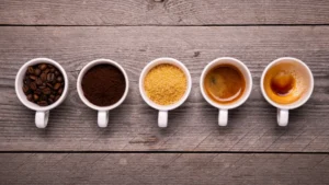 Dünyanın dört bir yanında kahve, sadece bir içecek olmanın ötesinde, kültürlerin bir parçası haline gelmiştir. Farklı yörelerden gelen kahve türleri, kendine özgü lezzet profilleri ve hikâyeleriyle dikkat çeker. Bu yazıda, en popüler kahve türlerini ve tarihçelerini keşfedeceksiniz. Bu bilgiler, kahve tutkunları için hem öğretici hem de ilgi çekici olacak.